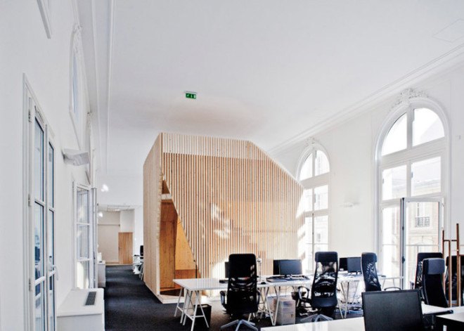 Estelle Vincent, Ekimetrics, Paris office building, Paris, green renovation, office renovation, wooden structure, wooden installation, marketing agency, meeting space, office