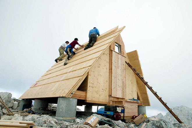 Luca Vuerich, Camping Luca Vuerich, prefab mountain refuge, dead mountain guide, isolated refuge, Foronon Buinz Mountain, Italian Alps