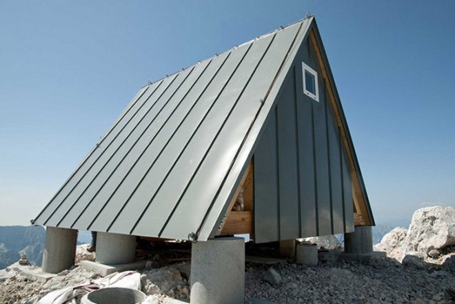 Luca Vuerich, Camping Luca Vuerich, prefab mountain refuge, dead mountain guide, isolated refuge, Foronon Buinz Mountain, Italian Alps