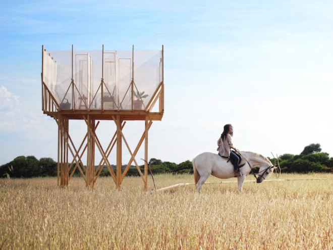 Gartnerfuglen, Grooming Retreat, horse grooming, Marian de Delás, horses, spain, timber structure, elevated structure, horse station, mosquito net, white netting, natural light, barley field, timber platform, Mallorca