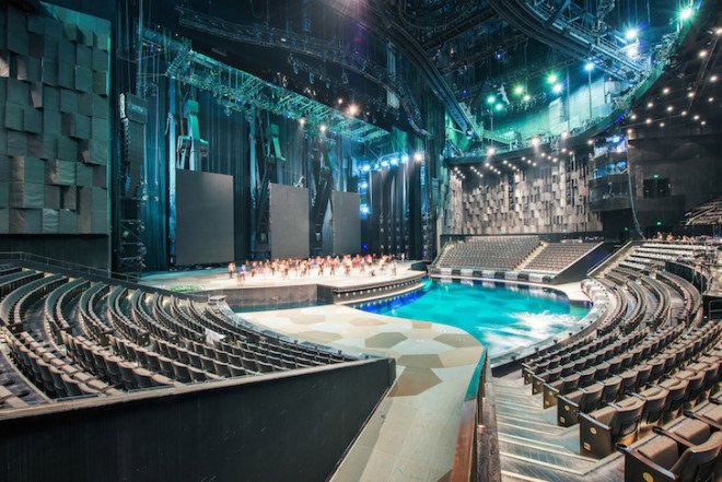 LEDs, LED lights, Stufish, Stufish Entertainment Architects, Wuhan, Han Show Theater, Franco Dragone, Red lantern, paper lantern, chinese lantern, Chinese architecture, Donghu Lake, China, theater, theater design