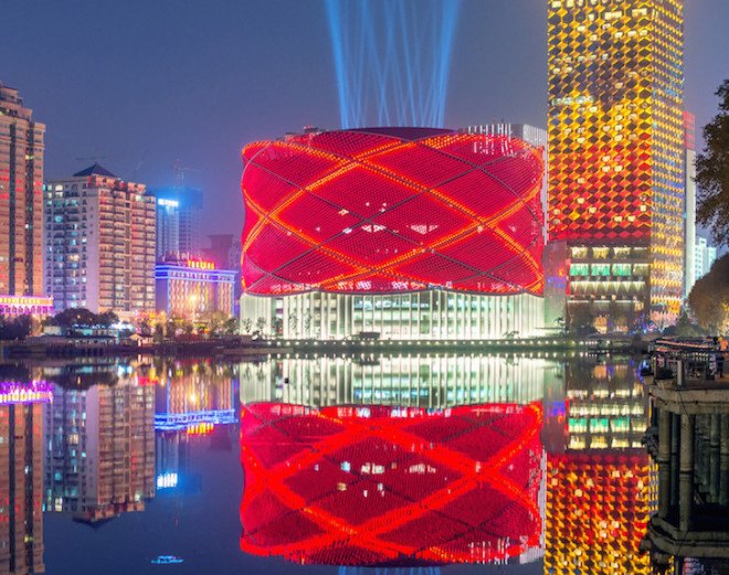LEDs, LED lights, Stufish, Stufish Entertainment Architects, Wuhan, Han Show Theater, Franco Dragone, Red lantern, paper lantern, chinese lantern, Chinese architecture, Donghu Lake, China, theater, theater design