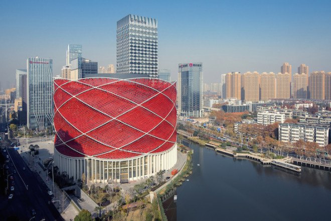 LEDs, LED lights, Stufish, Stufish Entertainment Architects, Wuhan, Han Show Theater, Franco Dragone, Red lantern, paper lantern, chinese lantern, Chinese architecture, Donghu Lake, China, theater, theater design