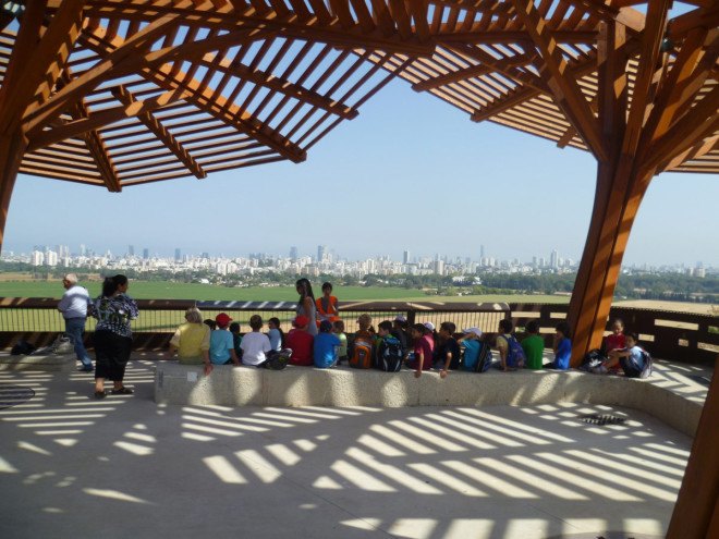 Hiriya Landfill, Ariel Sharon Park Viewing Station, with visitors, hiriya, ariel sharon park, peter latz, peter latz landscape architecture, urban planning, recycling facility, transfer station, largest recycling facility in the world, world's largest recycling plant, Ben Gurion International Airport, Tel Aviv, Israel, Ariel Sharon, bioplastic, hiriya landfill, landfills, public parks, international parks, design competitions