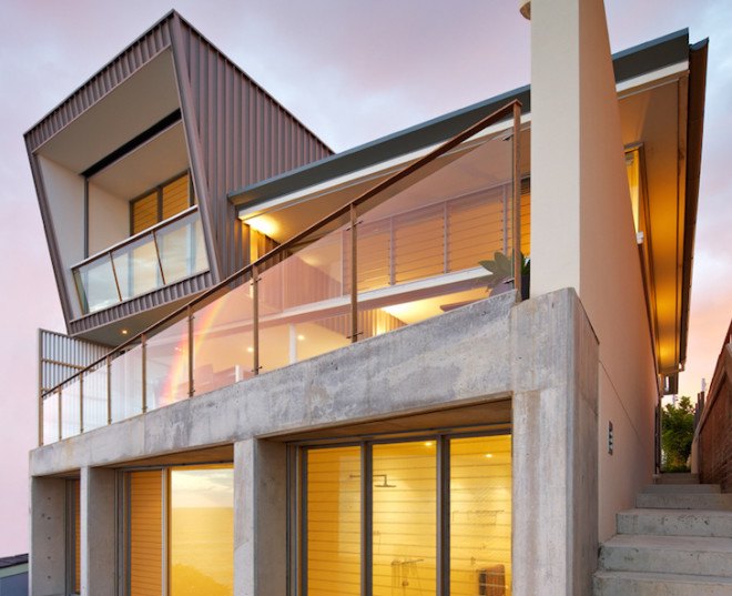 Utz Sanby Architects, Queenscliff House, Sydney, Australia, energy efficiency, energy efficient architecture, energy efficient house, wedge-shape home, cliffside home, natural light, glazing, ocean views, panoramic views, floor to ceiling glazing, thermal efficiency, hydronic under-floor heating, rainwater collection, rainwater tanks