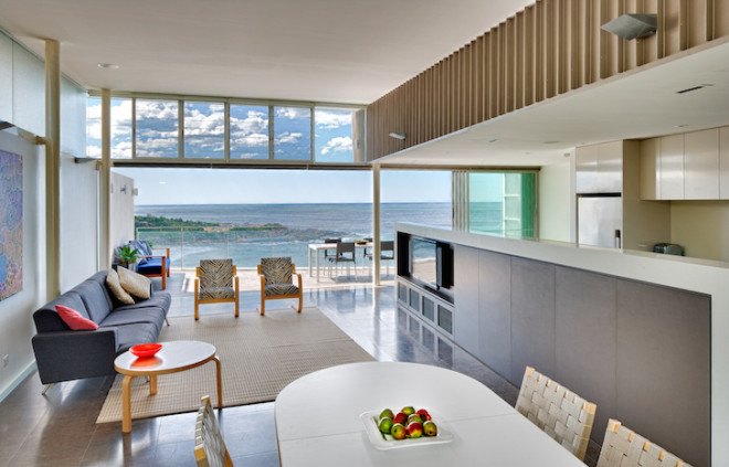 Utz Sanby Architects, Queenscliff House, Sydney, Australia, energy efficiency, energy efficient architecture, energy efficient house, wedge-shape home, cliffside home, natural light, glazing, ocean views, panoramic views, floor to ceiling glazing, thermal efficiency, hydronic under-floor heating, rainwater collection, rainwater tanks