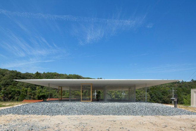 Suppose Design Office, transparent home, Hiroshima Hut, Hiroshima, Japanese arhcitecture, sunken rooms, see-through house, see-through walls