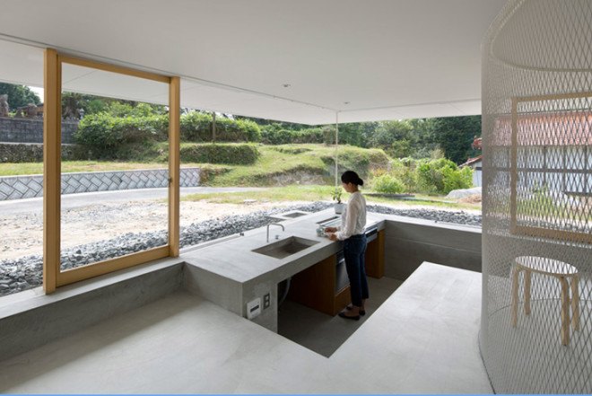 Suppose Design Office, transparent home, Hiroshima Hut, Hiroshima, Japanese arhcitecture, sunken rooms, see-through house, see-through walls