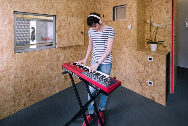 TallerDE2 Arquitectos, transformable OSB units, Pop-Up House, Madrid, Spanish design, pop-up furniture, space-saving appartment, bachelor pad