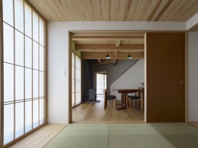 Yatsugatake Villa, Yatsugatake mountain, japan, japanese architecture, MDS, south facing rooms, south facing light, passive design, passive house techniques, organic home, rounded doorways, fan-shaped, countryside house, vegetable garden