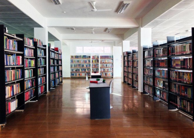 Shoolini University, India, Yogananda library, natural light, concrete, Indian architects, courtyard, library, library design, natural ventilation, climate control system