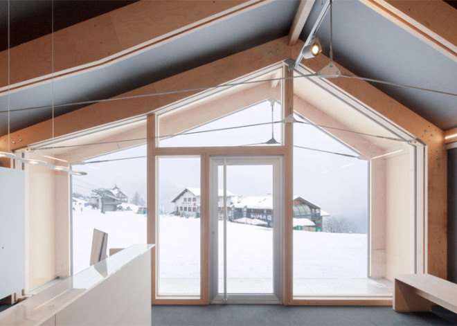 snowboard, snowboard school, prefab school, prefab architecture, LEAPfactory, Mont Blanc, harsh climate, extreme climate, sandwich panels, modular architecture, modular building, ski center