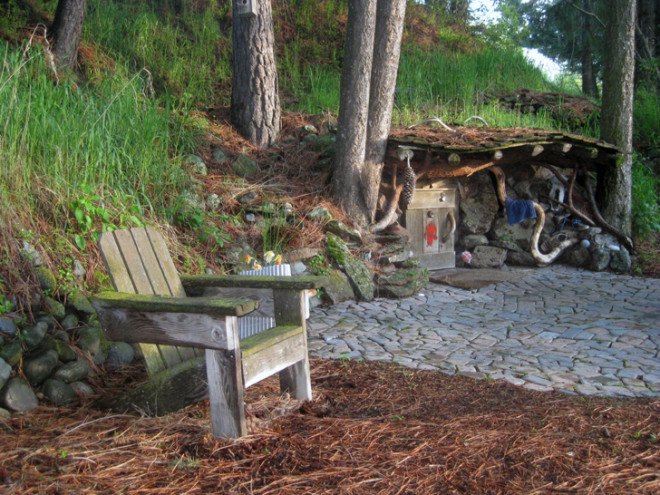 green design, eco design, sustainable design , Dan Price, hobbit home, tiny homes, submerged home, off the grid living