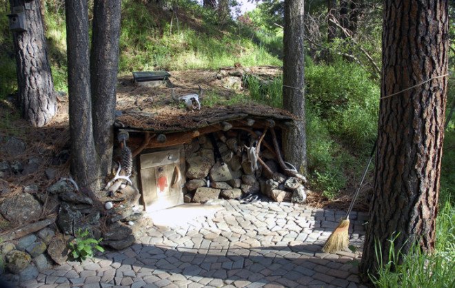 green design, eco design, sustainable design , Dan Price, hobbit home, tiny homes, submerged home, off the grid living