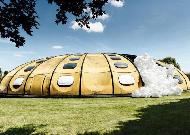 French art installation, Paris-based photographer, Charles Petillon, Invasions, white balloons as art, art using balloons, balloons in nature, photographs of balloons, photos of balloons, art installation balloons, art series balloons, art series abandoned spaces