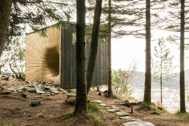 OPA Form architects, off-grid retreat, mountain retreat, Tubakuba, Norwegian students, Shou Sugi Ban, wooden tunnel entrance, Bergen School of Architecture