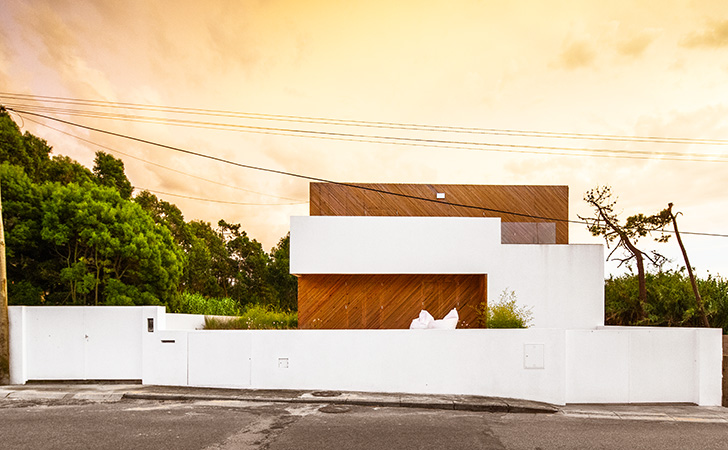 Joao Morgado, architecture, residential architecture, SilverWoodsHouse, Ernesto Pereira, SilverWoodsHouse Ernesto Pereira, beach home, seaside architecture, wood home, wood building, wood architecture, natural architecture, wood construction,