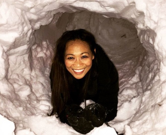 Snow tunnel, snow tunnels, digging snow tunnels, 2015 snowfall, tunnels