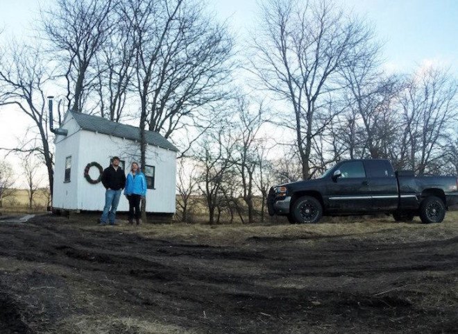 Central College, tiny home, tiny house, Ethan Van Kooten, Amy Andrews, Iowa, Pella, reclaimed materials, recycled materials, small house, tiny dwelling, plywood,