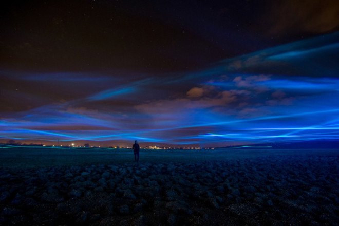 Daan Roosegaarde, light installation, art installation, Waterlicht, aurora borealis, northern lights, LED lights, Dutch artists, the Netherlands