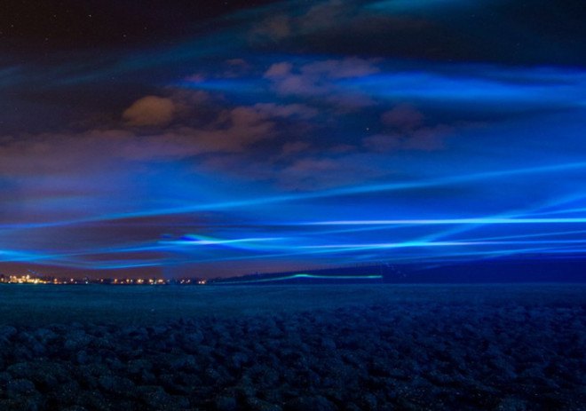 Daan Roosegaarde, light installation, art installation, Waterlicht, aurora borealis, northern lights, LED lights, Dutch artists, the Netherlands