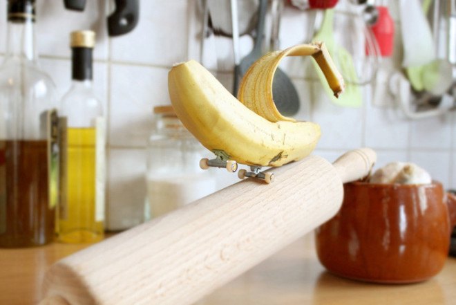 art, photography, photographs, fruit, fruits, vegetables, produce, plants, skateboarding, humor, funny, French, France, Bennoit Jammes, art series