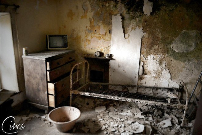 Wales, Cloud House, Dan Circa, photographer Dan Circa, abandoned farmhouse, photos of abandoned house, photography