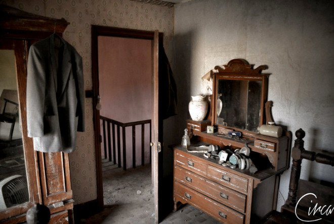 Wales, Cloud House, Dan Circa, photographer Dan Circa, abandoned farmhouse, photos of abandoned house, photography