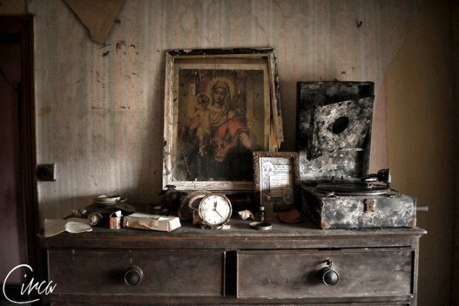 Wales, Cloud House, Dan Circa, photographer Dan Circa, abandoned farmhouse, photos of abandoned house, photography