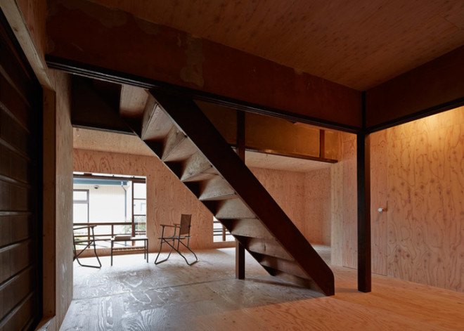 naad, Yoichiro Hayashi, Shogo Sakurai, ephemeral house, japanese architecture, plywood home, plywood lined house, home with unfinished interior, untreated plywood walls, rough looking temporary homes, transient home japan, home lined with plywood