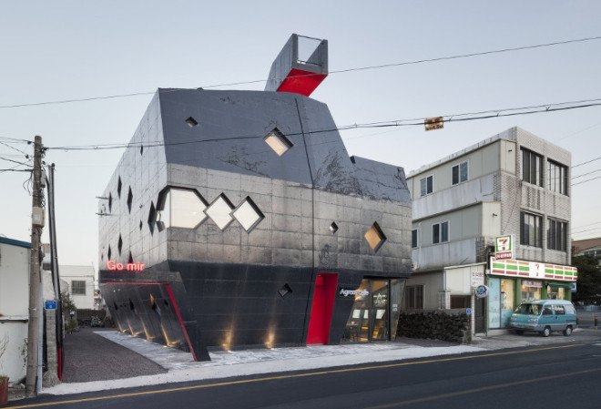 South Korea architecture, Korean architecture, south korean design, go's dragon, dragon building, homes that look like dragons, black and red homes, multipurpose spaces, island vacation home, home with outdoor staircase