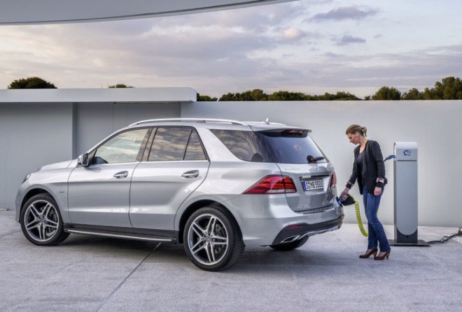 Mercedes-Benz, Mercedes-Benz GLE, Mercedes-Benz GLE500e, GLE, GLE500e, Mercedes-Benz plug-in hybrid, plug-in hybrid, plug-in hybrid SUV, green SUV, green transportation, 2015 New York Auto Show, electric motor
