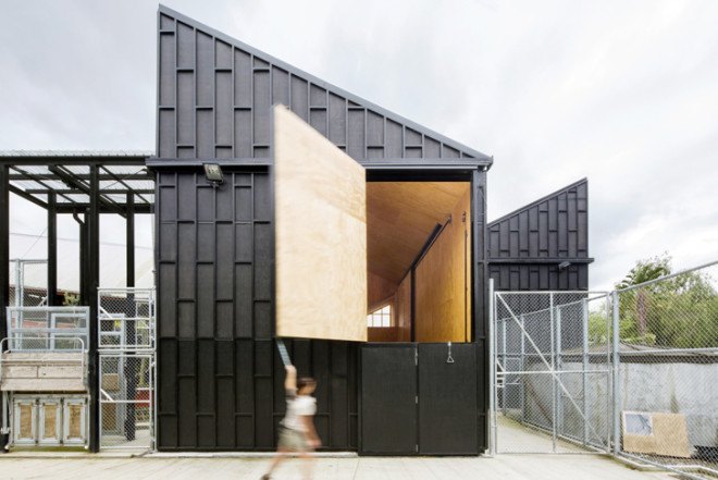 people and animals, Architecture For Dogs, Nest House, UID Architects, Giraffe House, Auckland Zoo, Monk Mackenzie, Glamuzina Patterson, Keio University, Co+Labo department,