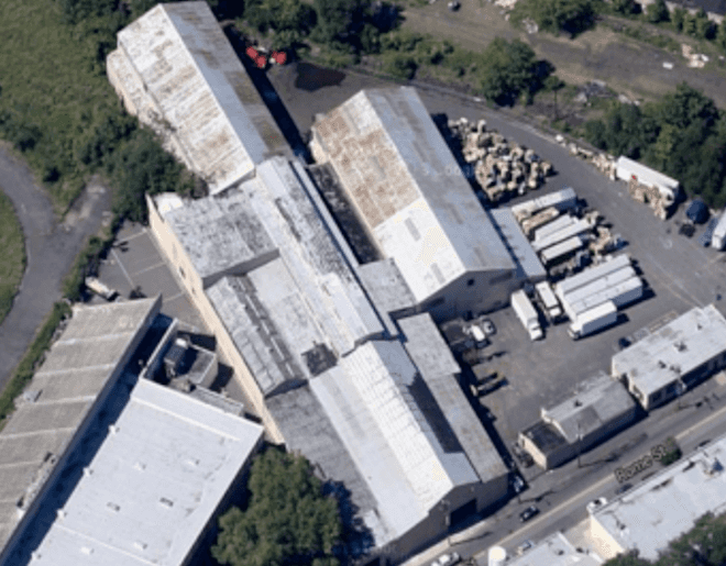 world’s largest indoor vertical farm, indoor vertical farm, vertical farm, Newark, New Jersey, converted steel factory, aeroponics, AeroFarms, RBH Group, urban farm, urban farming, sustainable farming, micro fleece cloth, LEDs, zero pesticides,