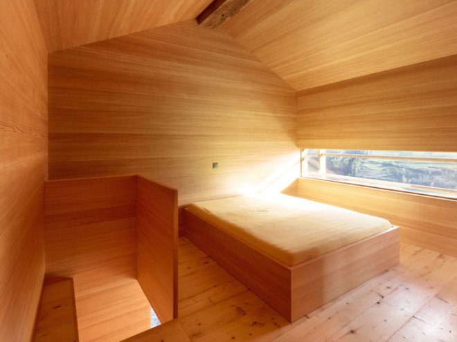 Swiss Alps, Boisset House, Savioz Fabrizzi Architectes, barn and stable, solar gain, renovation, Boisset House by Savioz Fabrizzi Architectes, Boisset Hous transformation, insulated glass, larch, larch-clad cabin, holiday home,