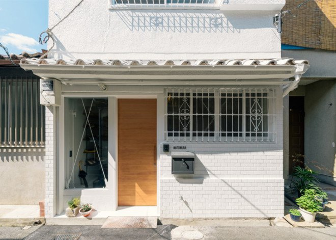 Kazuteru Matumura, Japan, green renovation, interior design, townhouse renovation, Japanese architects, curtains, flexible spaces, flexible walls, storage spaces, bicycle storage