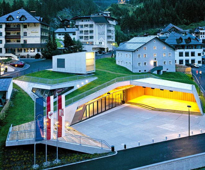 Parc Architekten, Ischgl Cultural Center, Kulturzentrum Ischgl, winter retreat, winter tourism, village center, cultural center, green roof, underground architecture, Austria
