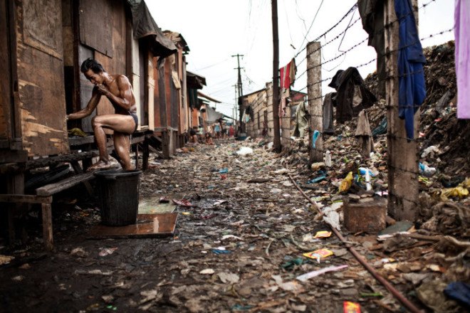 Scarcity Waste, Syngenta Photography Award, Somerset House, photographic exhibition, photography, resource consumption, pollution, inequality, hunger, poverty, global development, Mustafah Abdulaziz, Benedikt Partenheimer,