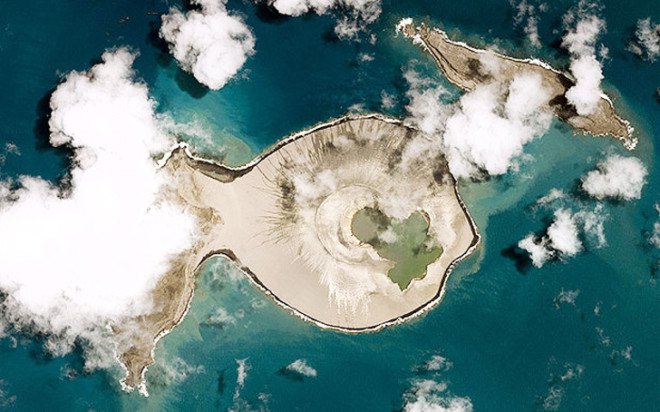 Post-eruption satellite view, Tonga, tonga, Tonga volcanic island, Gianpiero Orbassano, Orbassano, new island, newly formed island, newly formed volcanic island