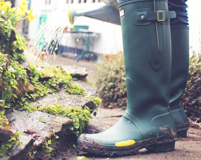 Sugru, sugru, Sugru glue, moldable glue, malleable glue, sugru repair, repair your stuff, recycled, fixed rubber boots