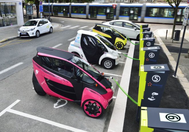 Toyota, Toyota i-ROAD, Grenoble, France, ha:mo, car transportation, public transportation, urban planning, city center, electric car, green car, green transportation, green car