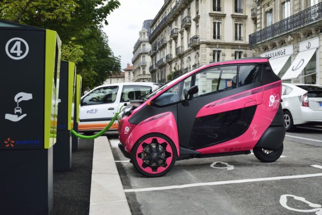 Toyota, Toyota i-ROAD, Grenoble, France, ha:mo, car transportation, public transportation, urban planning, city center, electric car, green car, green transportation, green car