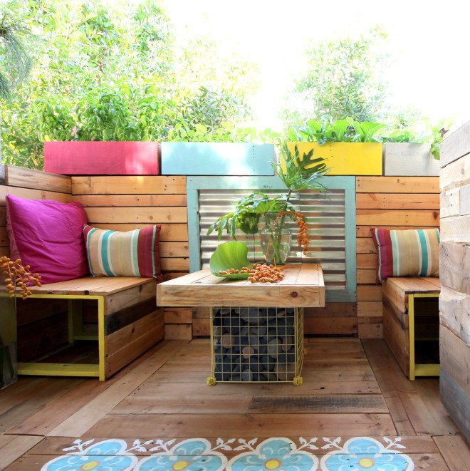 DIY, DIY pallet, DIY pallet garden, DIY pallet patio, DIY patio furniture, DIY pallet patio furniture, A Piece of Rainbow, patio furniture, pallet furniture, pallet furniture ideas, building pallet furniture, reused design, recycled design, reader submission