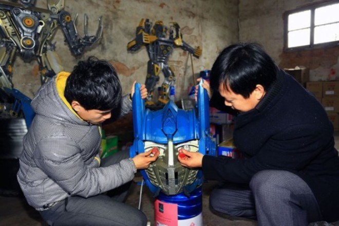 tranformers, china, recycled scrap metal, transformers models, recycled transformers models, creative forms of income, recycled art