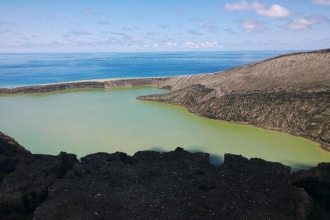 tonga, photographer, new volcanic island, volcano, volcanic island, tectonic, geology, eruption, hunga tonga, gianperro orbanasso