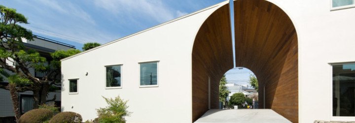 naf architect and design, Akio Nakasa, arch wall house, japanese architecture, japanese home design, pairs of homes, homes built together, generational homes, homes with archways