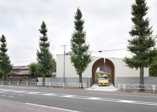 naf architect and design, Akio Nakasa, arch wall house, japanese architecture, japanese home design, pairs of homes, homes built together, generational homes, homes with archways