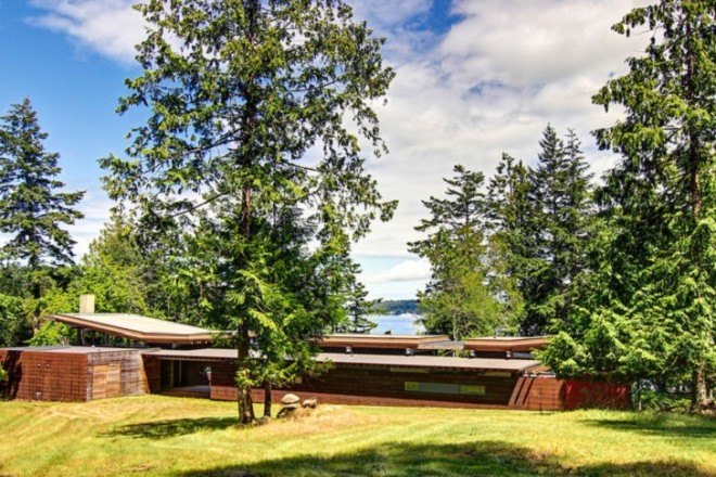 Bohlin Cywinski Jackson, green-roofed house, Henry Island residence, green roof, natural materials, plywood, cedar, Washington architecture, house on stilts, pavilion, green architecture