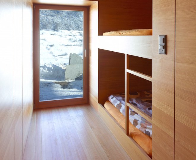Swiss Alps, Boisset House, Savioz Fabrizzi Architectes, barn and stable, solar gain, renovation, Boisset House by Savioz Fabrizzi Architectes, Boisset Hous transformation, insulated glass, larch, larch-clad cabin, holiday home,