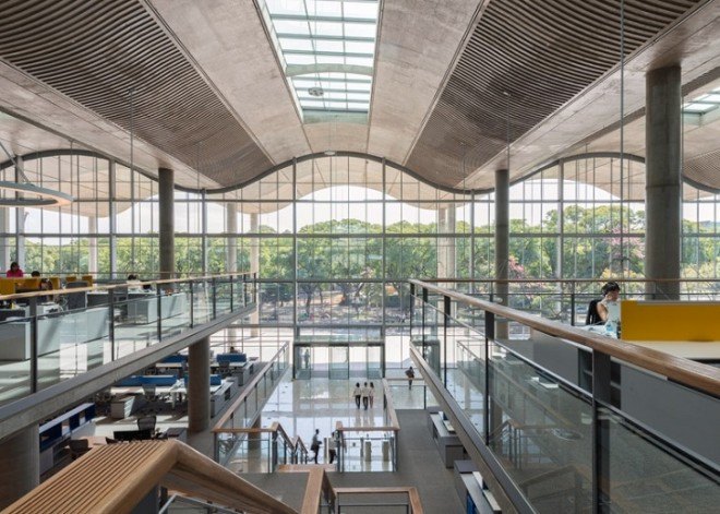 Foster + Partners, Buenos Aires city hall, Argentina, undulating roof, concrete roof, natural ventilation, thermal mass, glass facade, skylights, green architecture